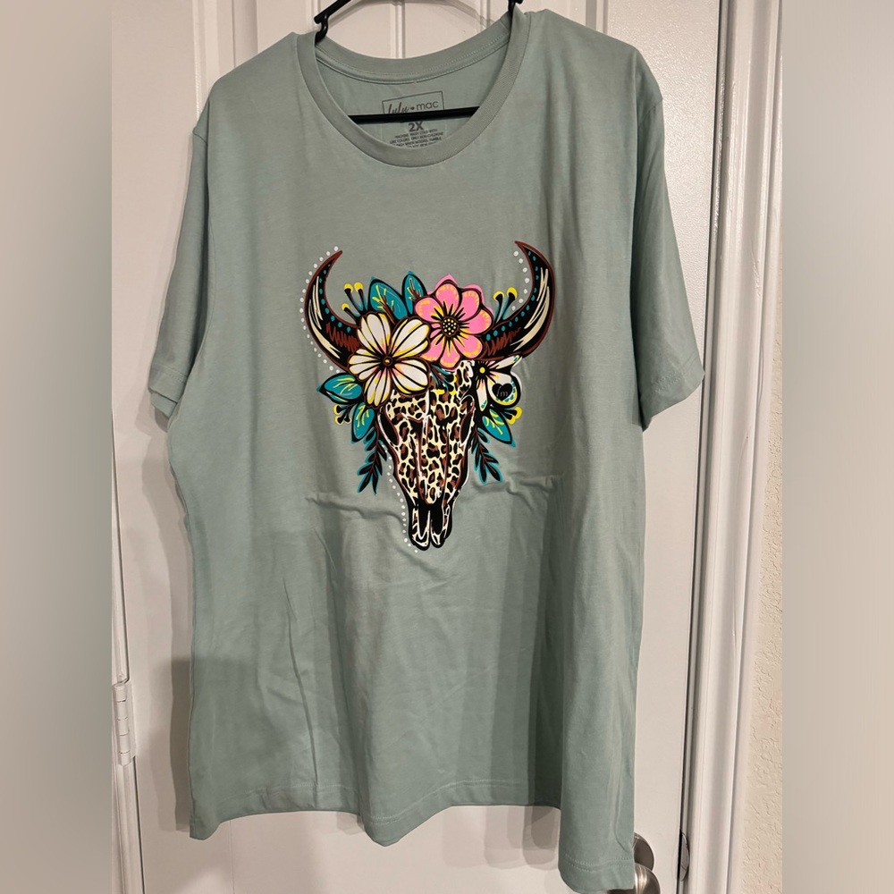 Women’s 2X Lulu Mac graphic T